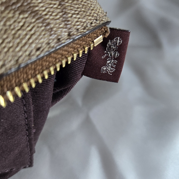 Coach 1941 LUX LINE SHIMMERY Burgundy and Tan Wristlet NWOT - Picture 7 of 7